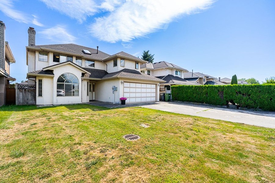 Listing photograph of 10288 Hall Avenue